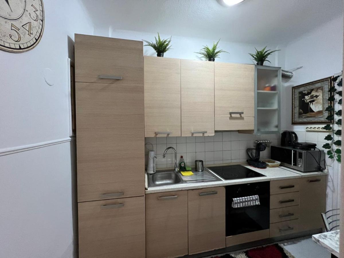 διαμέρισμα στο κέντρο της θεσσαλονίκης. Apartment *
